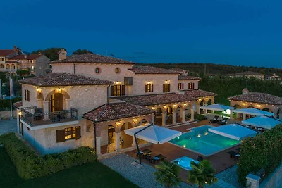 Villa mit toller Ausstattung, Meerblick, Pool