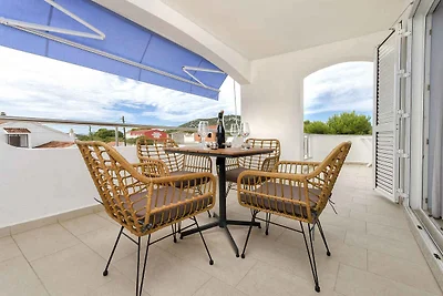 Charmante Ferienwohnung Maris in Tribunj mit 