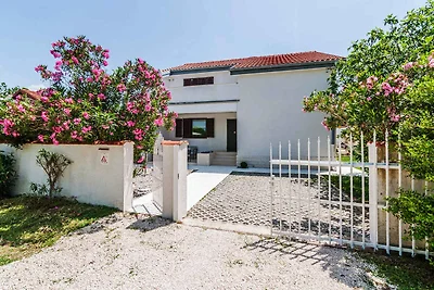 Komfortables Ferienhaus Pianeta in Sabunike m