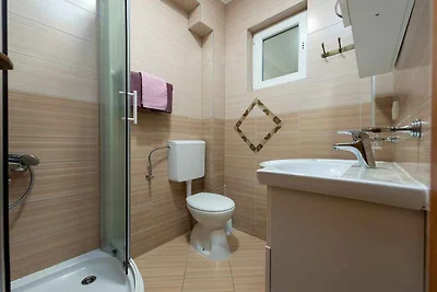 Ferienwohnung im ersten Stock in der Nähe des