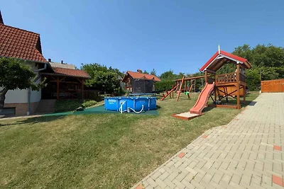 Ferienwohnung mit Kinderspielplatz und Pool