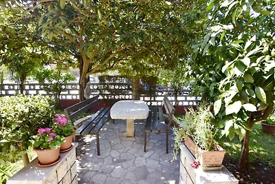 Ferienwohnung mit Garten in der Nähe des