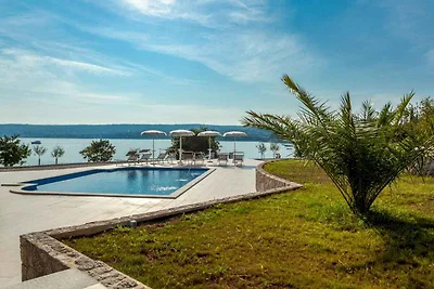 Ferienwohnung mit Pool und Meerblick