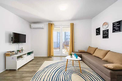 Ferienwohnung mit Balkon und Klimaanlage