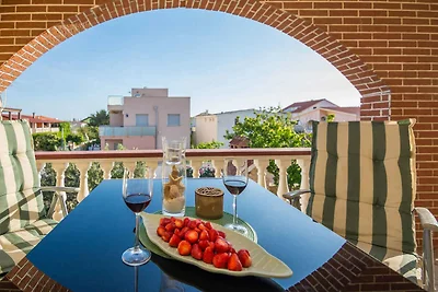Ferienwohnung mit Balkon, Parkplatz und