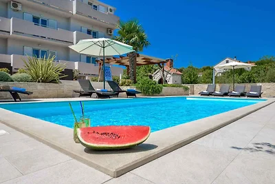 Ferienwohnung 350 m zur Adria mit Pool