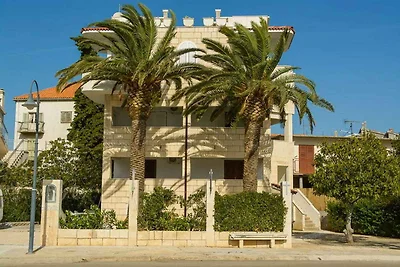Ferienwohnung mit Balkon und Klimaanlage
