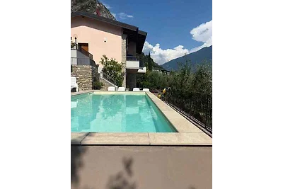 Ferienwohnung mit Seeblick, Pool und