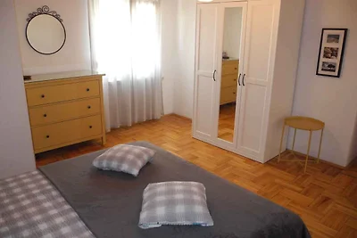 Ferienwohnung mit Klimaanlage und Balkon