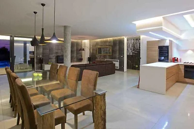 Villa mit Klimaanlage und Pool