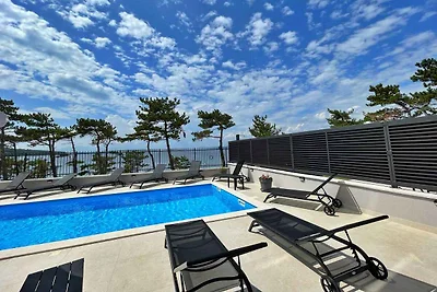 Ferienwohnung mit Terrasse und Klimaanage