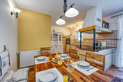 Villa mit Pool und Klimaanlage