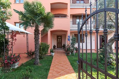 Ferienwohnung mit Garten und Klimaanlage