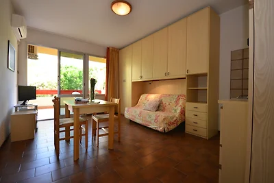 Studio with balcony and air conditioning