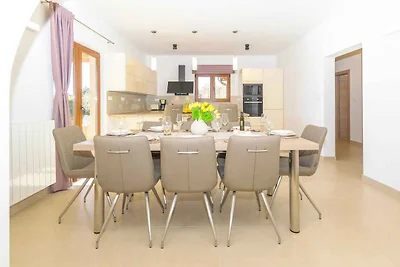 Villa mit Klimaanlage und Pool