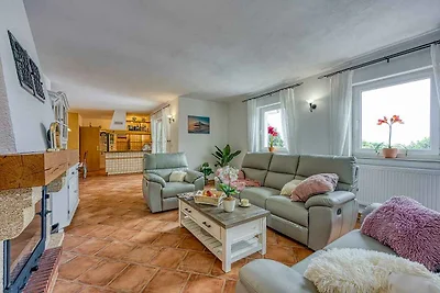 Villa mit Pool und Klimaanlage