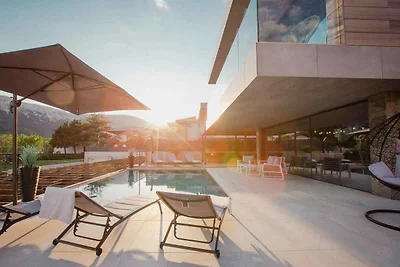 Villa mit Pool und Wellness