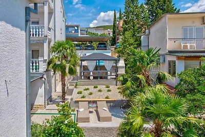 Ferienwohnung mit Swimmingpool und Whirlpool 