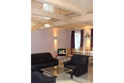 Ferienhaus mit Aussenpool am Wald
