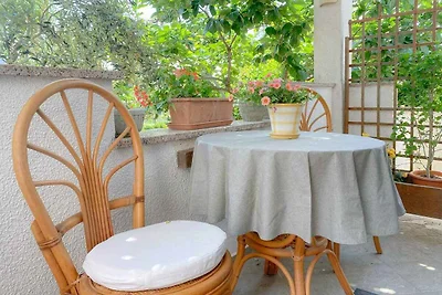 Studio mit Klimaanlage, WLAN und einer Terras