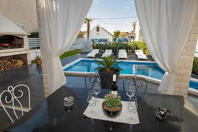 Ferienhaus mit Klimaanlage und Aussenpool