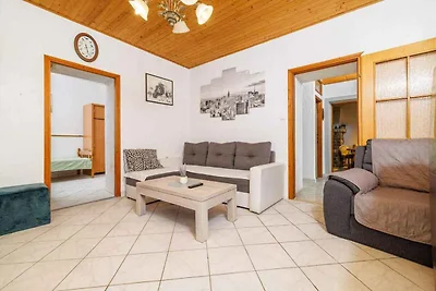 Ferienhaus mit Terrasse und Whirlpool