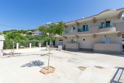 Ferienwohnung mit Terrasse und Grill
