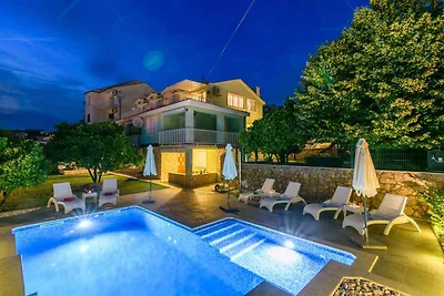 Appartamento Vacanza con famiglia Okrug Gornji