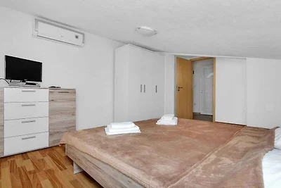 Ferienwohnung am Meer mit Balkon