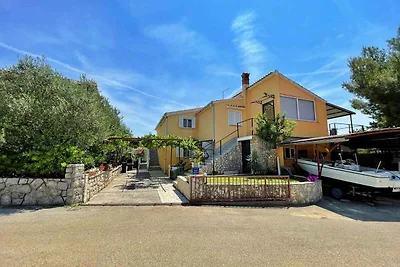 Charmante Unterkunft Mara mit grossem Balkon 