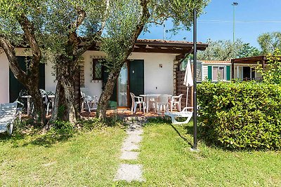 Bungalow mit Terrasse, Klimaanlage und Pool