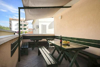 Urlaubsoase Mladen in Vodice mit Meerblick un