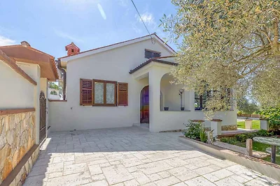 Villa mit Privatpool und Garten