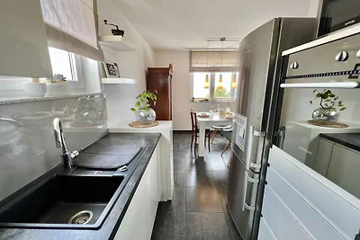 Ferienwohnung mit Balkon und Klimaanlage