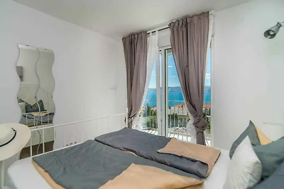 Ferienwohnung mit Klimaanlage und Balkon