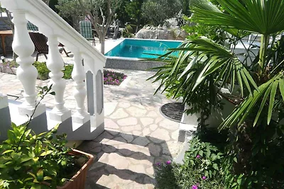 Ferienwohnung mit Pool und Grillmöglichkeit