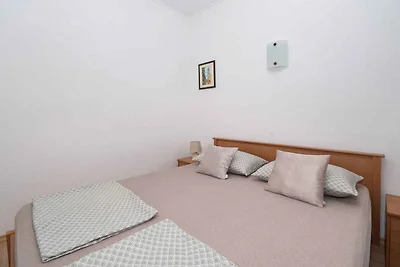 Gemütliche Ferienwohnung Gloria in Jezera auf