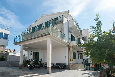 Charmante Ferienwohnung Polly in Primošten mi