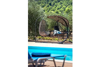 Idyllisches Ferienhaus zwischen Tribunj und