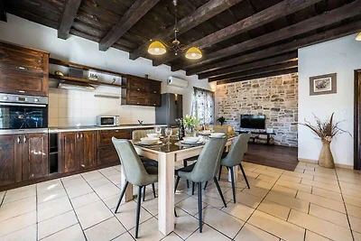 Komfortable Ferienwohnung Sandra in Sukošan m