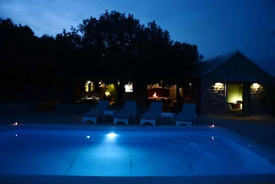 Villa mit Pool in abgeschiedener und ruhiger