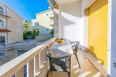 Gemütliche Unterkunft Tonko in Duće mit Garte