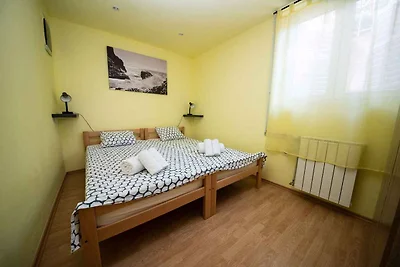 Ferienwohnung mit Poolnutzung und Klimaanlage