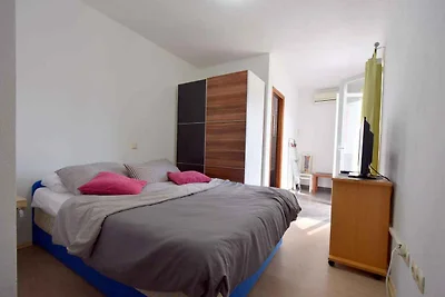 Ferienwohnung mit Klimaanlage und Balkon