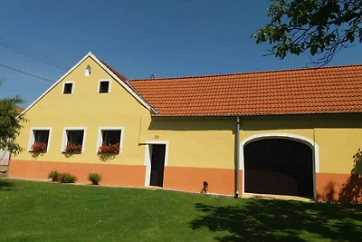 Ferienhaus mit Pool und Kamin