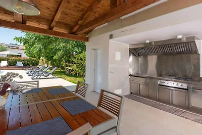 Villa mit beheiztem Pool, Whirlpool und Sauna