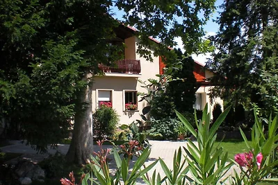 Ferienhaus anspruchsvoll mit Pool und