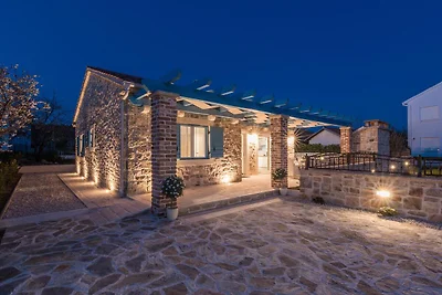Villa mit Pool, Klimaanlage und Grill