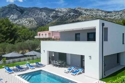 Villa mit Klimaanlage und Pool