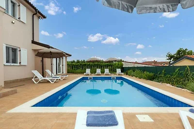 Villa mit Klimaanlage und Pool